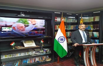 El historico episodio numero 100 de Mann Ki Baat presentado por el Honorable Primer Ministro de la India, Shri Narendra Modi Ji, fue presenciado en vivo en las instalaciones de la Embajada por funcionarios encabezados por el Embajador Abhishek Singh y miembros de la diaspora india.